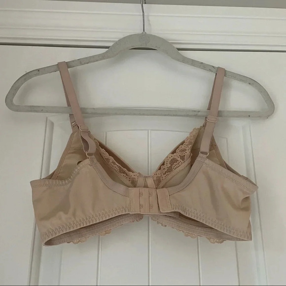 Wacoal Wireless Nursing Bra - Picture 2 of 5